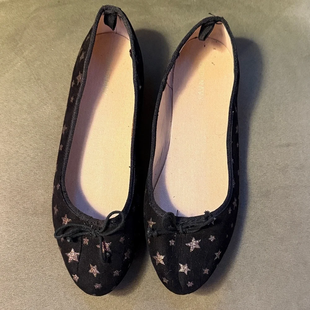 Old Navy Black Star Flats - Picture 1 of 2